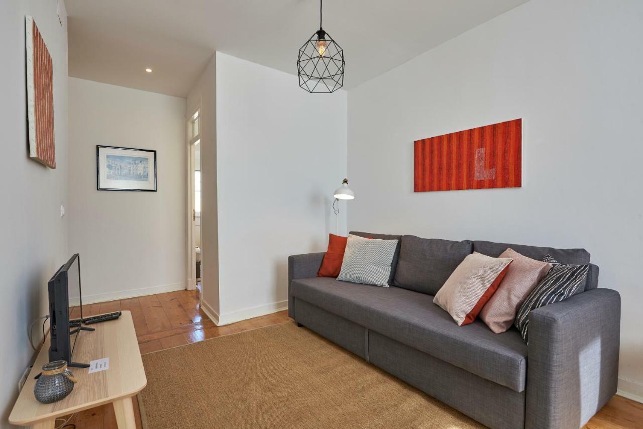 Charming Apartment Em Belem-Books And Canvas Lisbon Exterior photo
