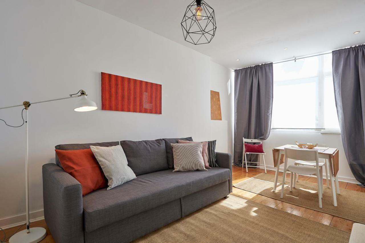 Charming Apartment Em Belem-Books And Canvas Lisbon Exterior photo