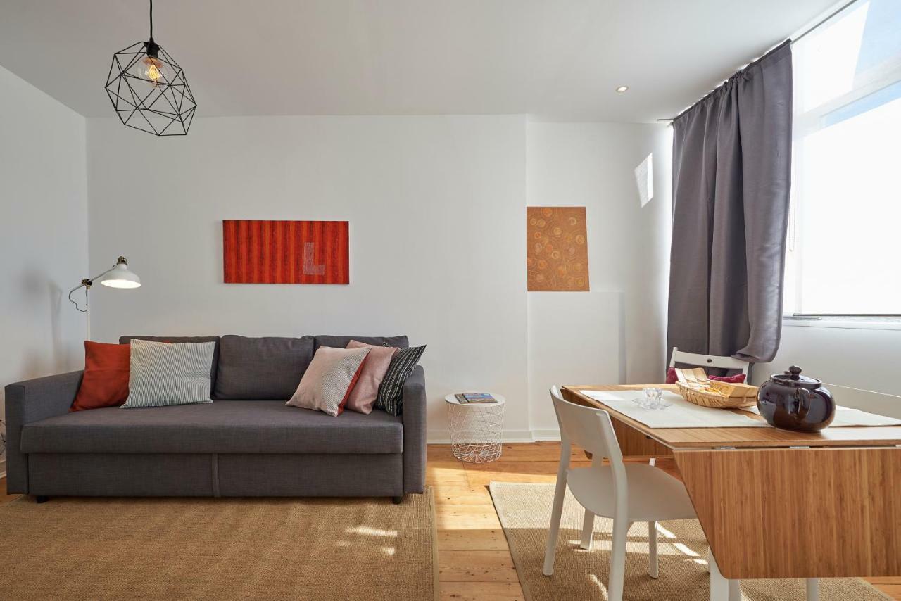 Charming Apartment Em Belem-Books And Canvas Lisbon Exterior photo